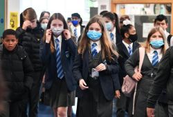 szkoly srednie anglia koronawirus