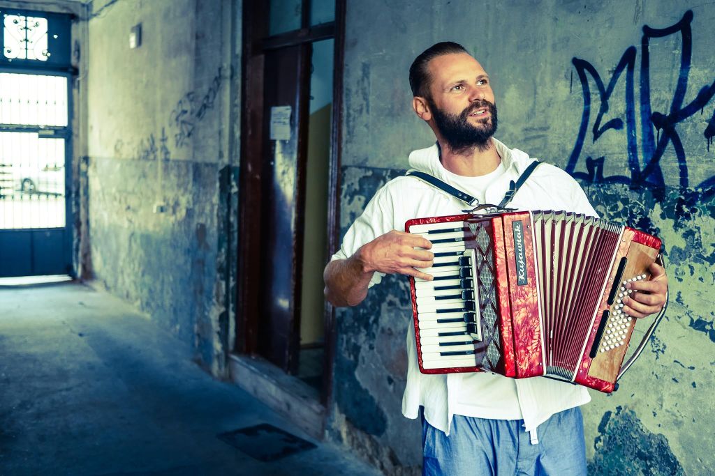 witek muzyk ulicy peterborough slider